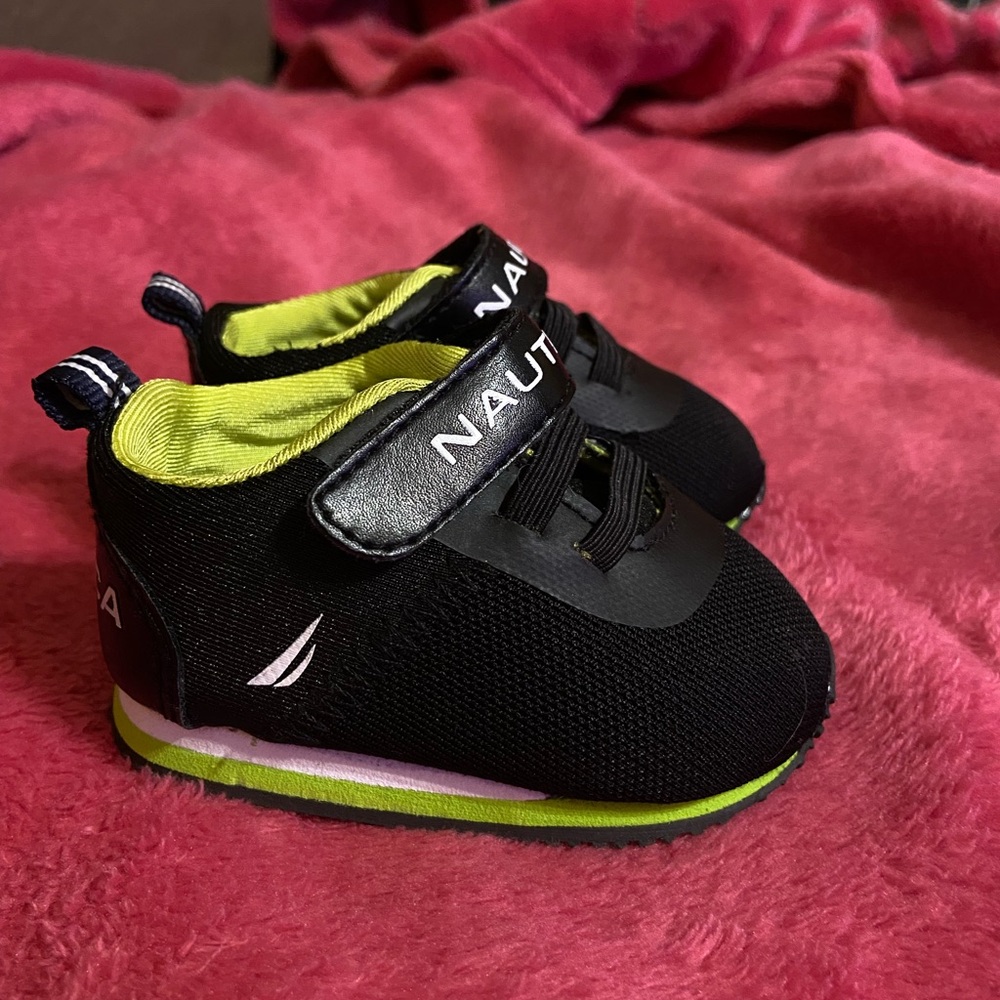 Nautica Black and Green Sneakers with Sporty Design